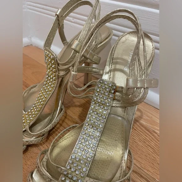 Heels - Picture 6 of 8